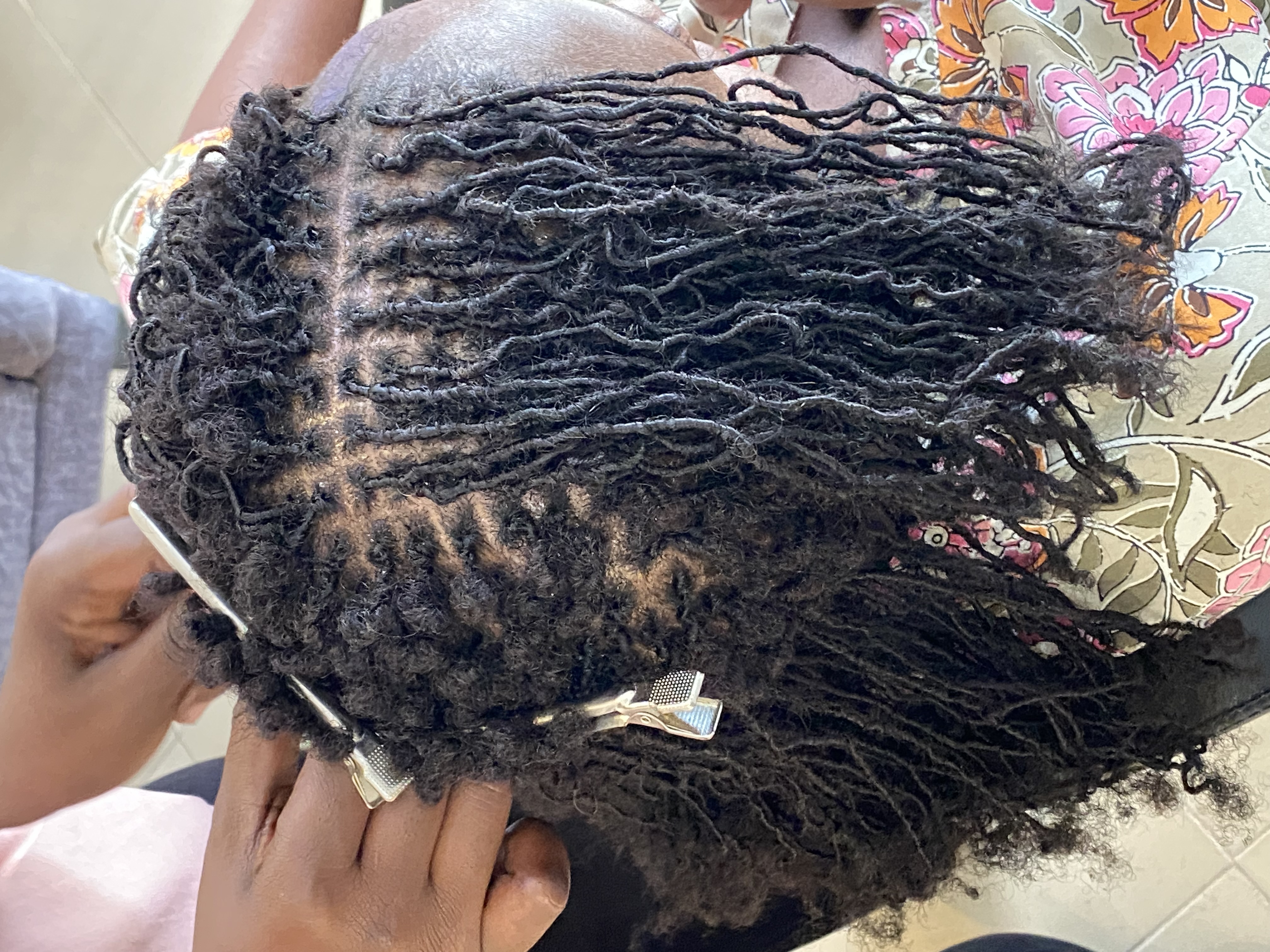 Microlocks Installation on Relaxed Hair: How Microlocks Extensions Make It Possible